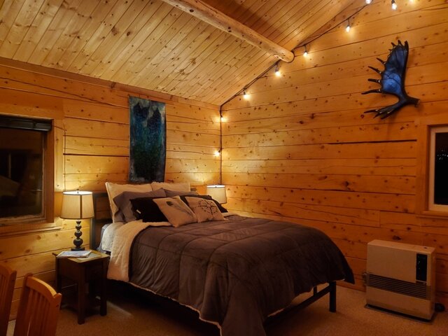 Image 3 for 2 The Blue Moon