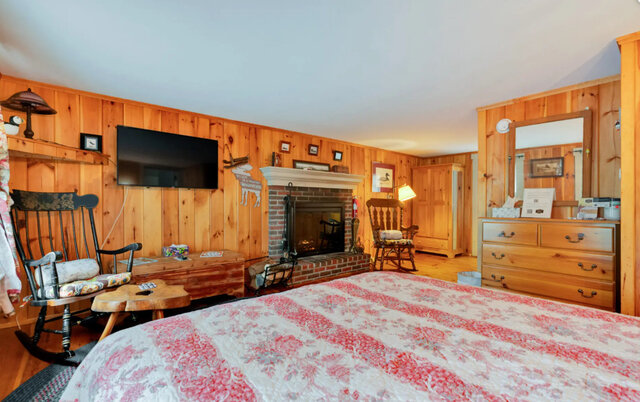 Image 1 for Pine Room