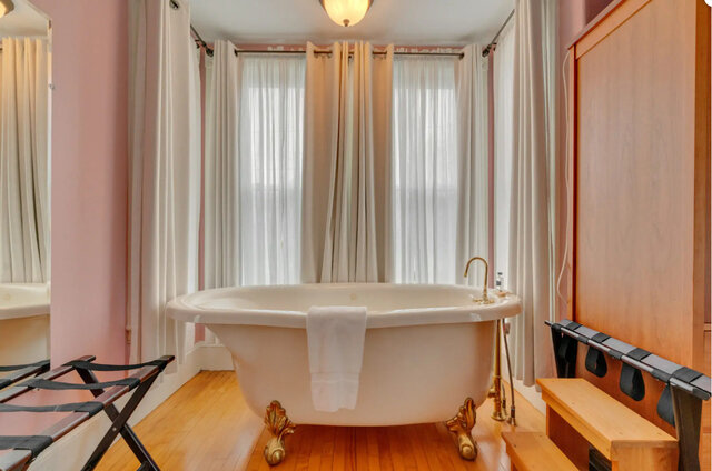 Image 2 for Rose Room
