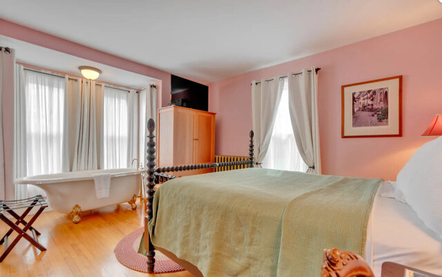 Image 3 for Rose Room