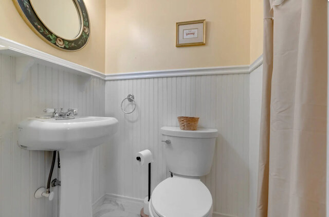 Image 5 for Taupe Room