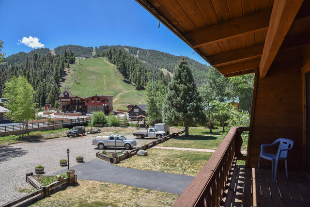 Image 7 for 2 Queen Ski View
