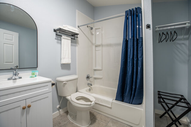 Image 3 for Deluxe King Suite