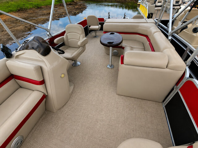Image 4 for 24 FT Trifecta Luxury Pontoon