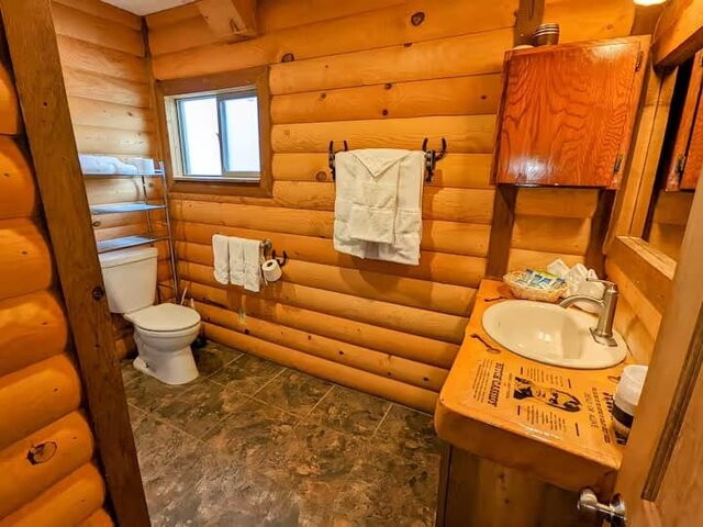 Image 5 for Private Cabin Bunkhouse