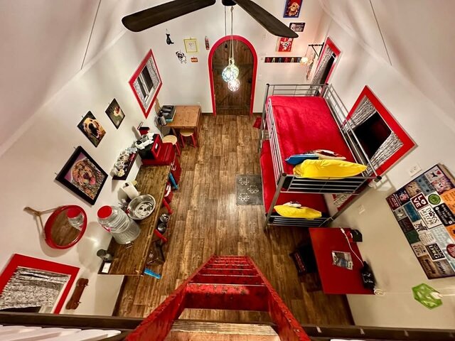 Image 4 for RED WOOF INN @GorgeousStays