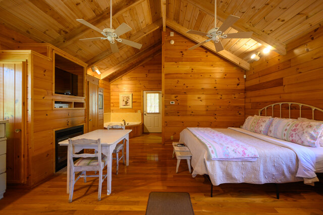 Image 17 for (Cabin 311) Chance for Romance