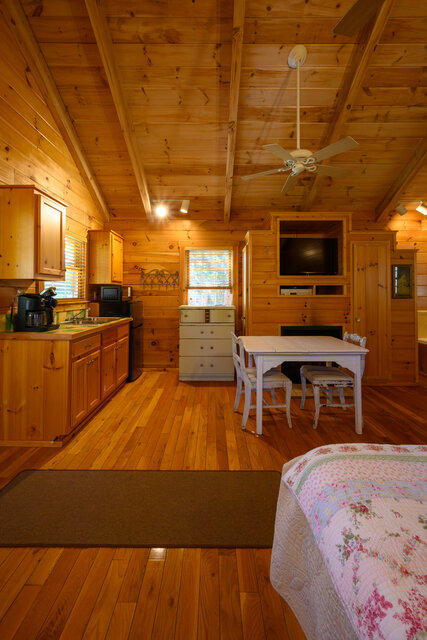 Image 18 for (Cabin 311) Chance for Romance