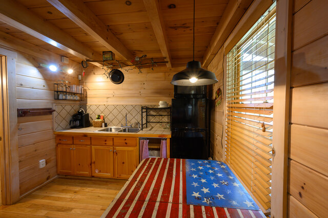 Image 10 for (Cabin 309) Old Glory