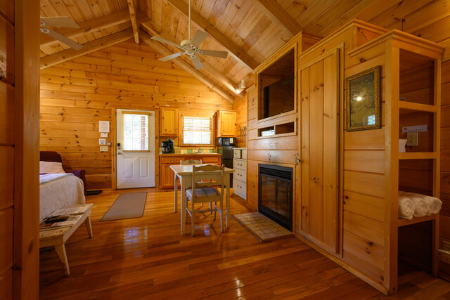 Image 9 for (Cabin 311) Chance for Romance