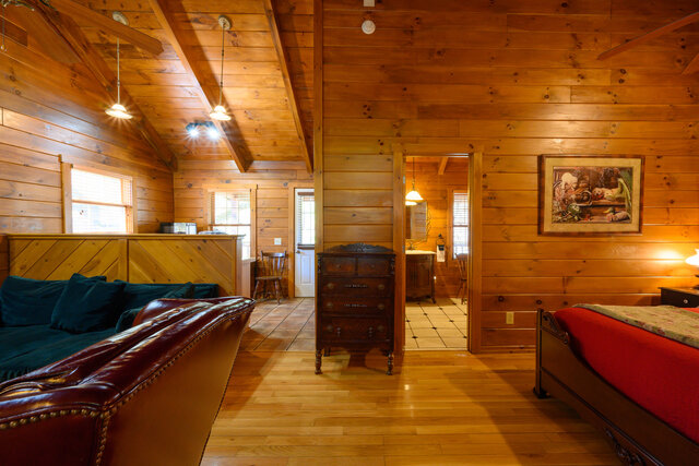 Image 2 for (Cabin 315) Creek Song