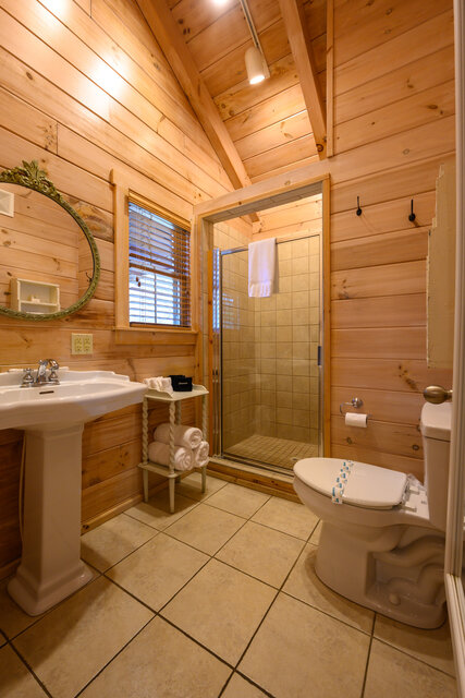Image 11 for (Cabin 303) Alone at Last