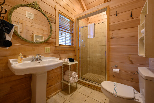 Image 12 for (Cabin 303) Alone at Last