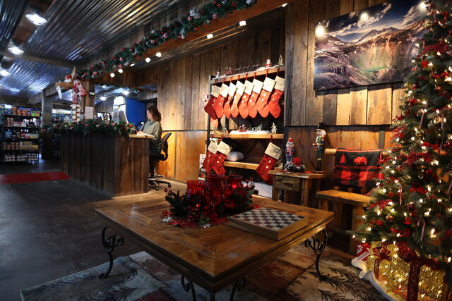 Image 15 for CABIN: RUSTIC (Max:4) Pet Friendly