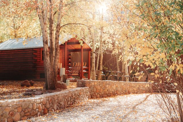 Image 2 for CABIN: RIVERFRONT RUSTIC (Max:4) Pet Friendly