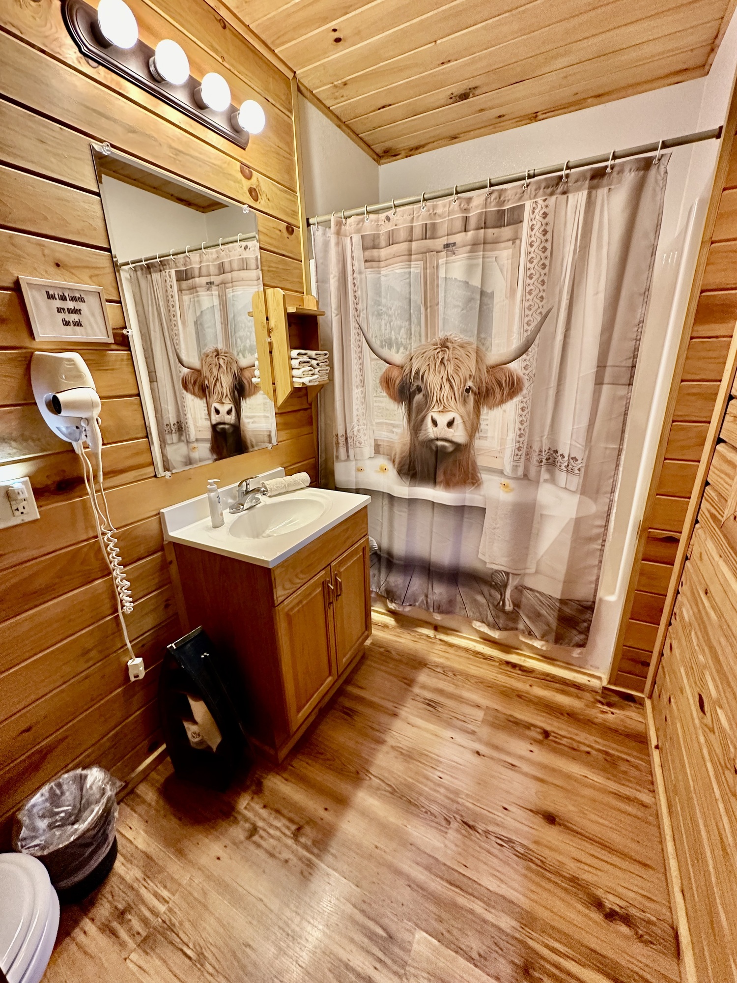 Eminence Cottages & Camp — gallery preview 3