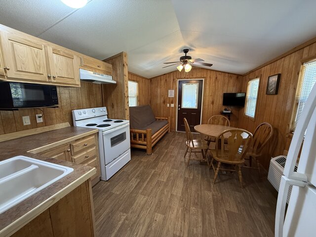 Image 3 for Cedar Shack #9