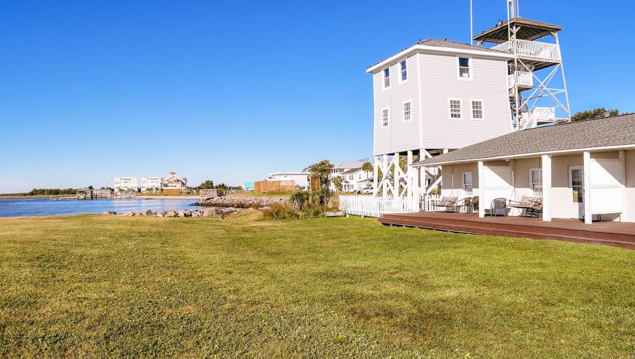 Lois Jane's Riverview Inn and Riverside Motel in Southport, NC 4