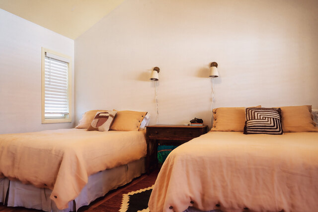 Image 10 for River Room