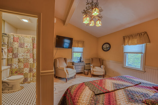 Image 2 for Ammonoosuc - King Bed (T)