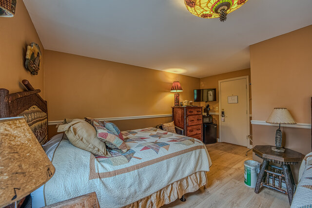 Image 3 for Lafayette - Two Queen Beds (T)