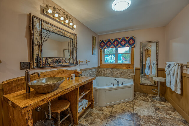 Image 4 for Bridal Veil - King Bed w/ single sofa bed (G)