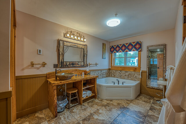 Image 6 for Bridal Veil - King Bed w/ single sofa bed (G)