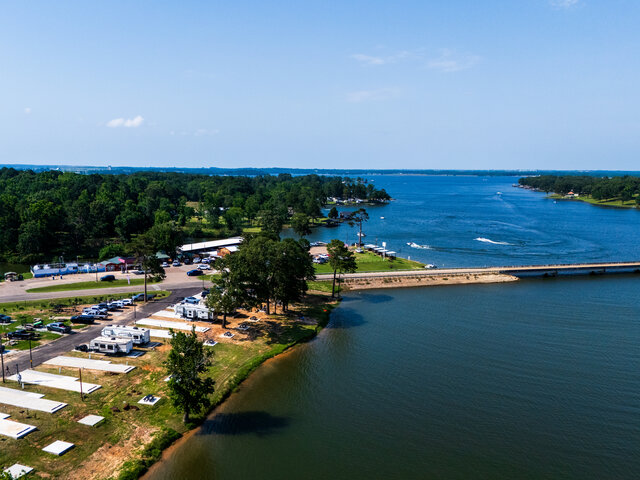 Image 18 for RV 37 Lakefront Back-In