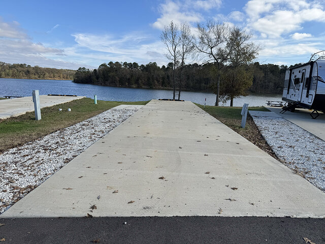 Image 3 for RV 16  Lakefront Back-In