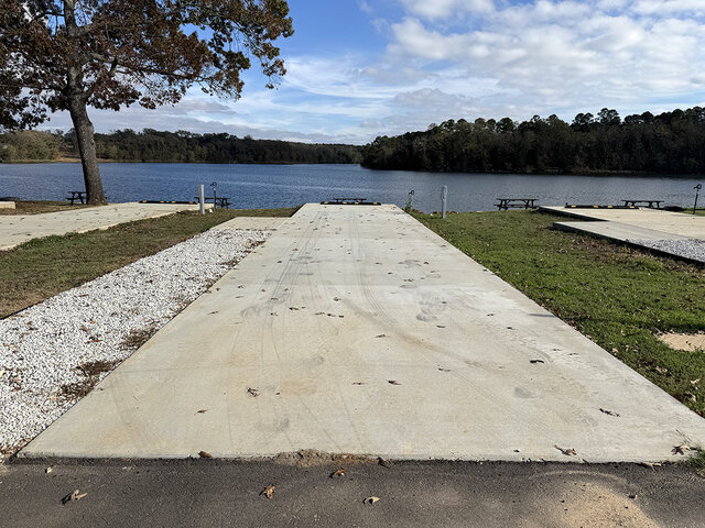 Image 3 for RV 07 Lakefront Back-In