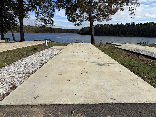 Image 3 for RV 05 Lakefront Back-In