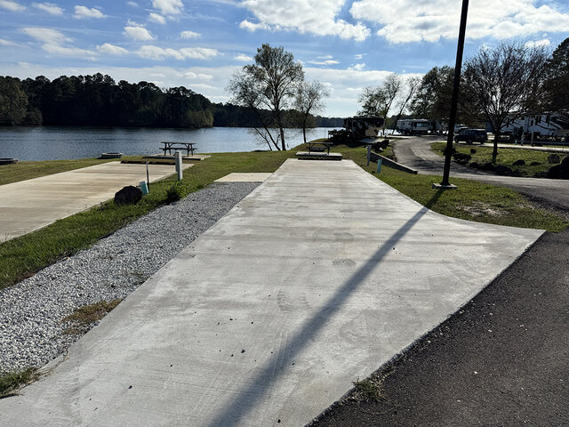 Image 3 for RV 38 Lakefront Back-In