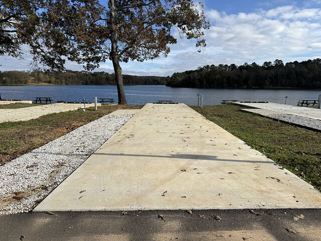 Image 3 for RV 06 Lakefront Back-In