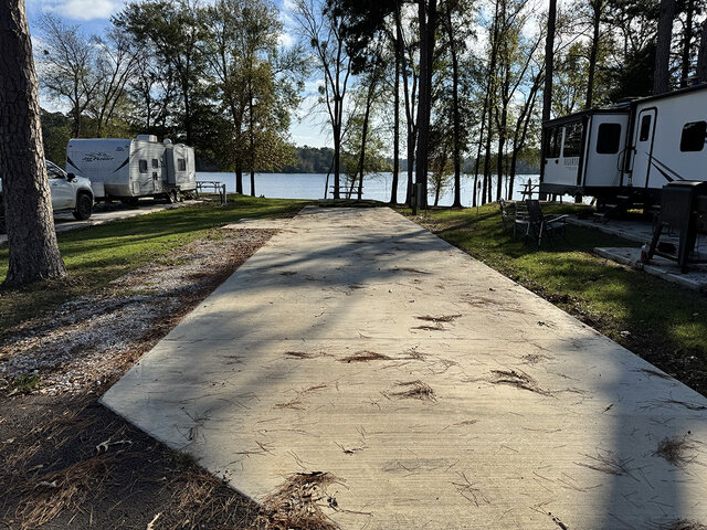 Image 3 for RV 48 Lakefront Back-In