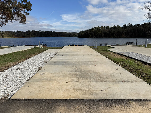 Image 3 for RV 08  Lakefront Back-In