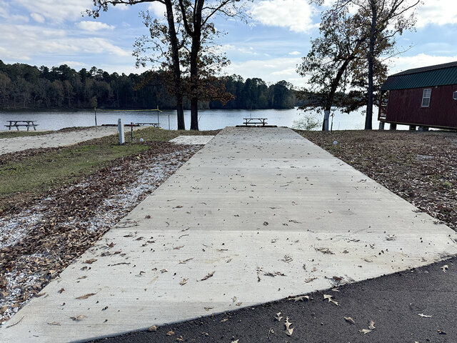 Image 3 for RV 20 Lakefront Back-In