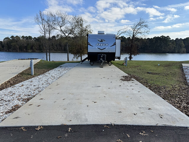 Image 3 for RV 17  Lakefront Back-In