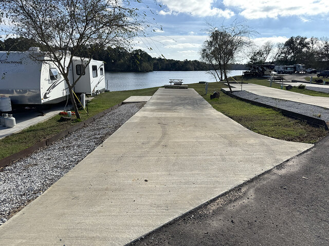 Image 3 for RV 36 Lakefront Back-In