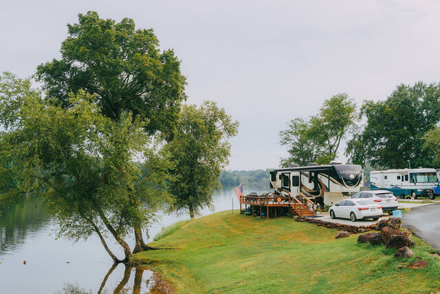 Image 1 for RV 35 Lakefront Back-In