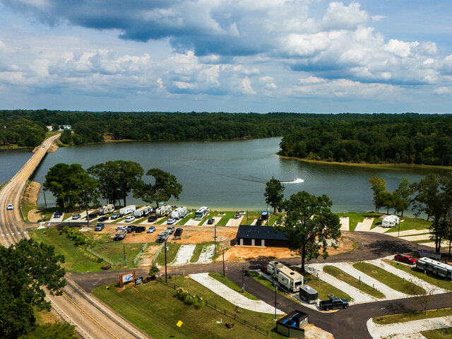 Image 2 for RV 13 Lakefront Back-In