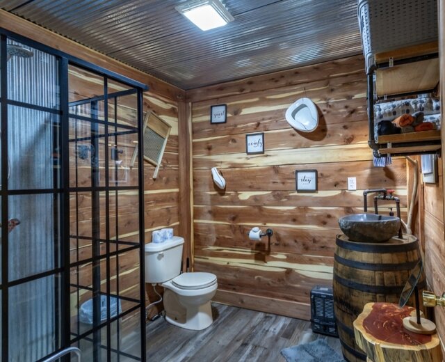 Image 7 for Lil' Rustic with Hot Tub