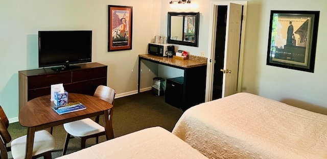 Image 2 for 22) The River Birch Room