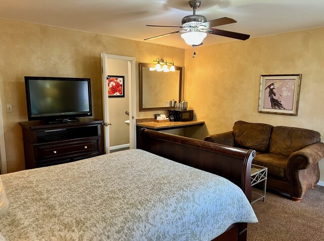 Image 2 for 29) The Sugar Maple Room