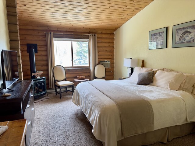 Image 1 for River Room