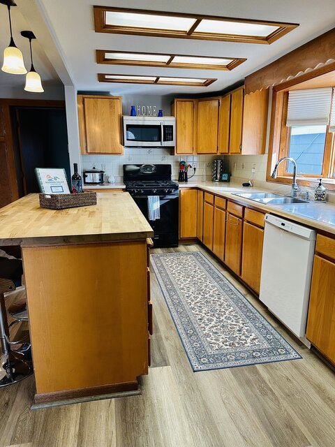 Image 6 for 24 Peaceful Furnished 5 Bedroom Home