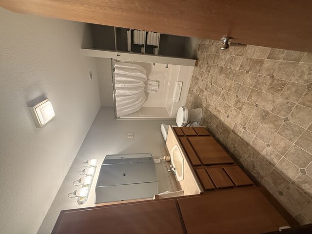 Image 3 for 24 Peaceful Furnished 5 Bedroom Home