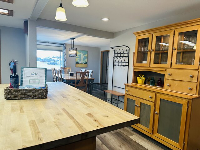 Image 8 for 24 Peaceful Furnished 5 Bedroom Home