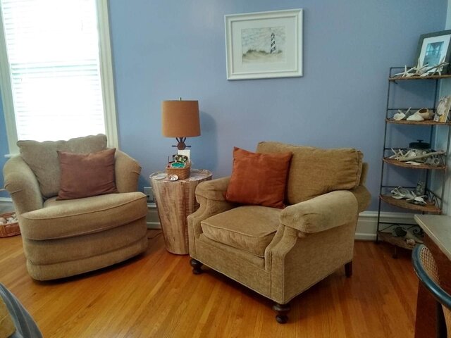 Image 9 for Coastal Room