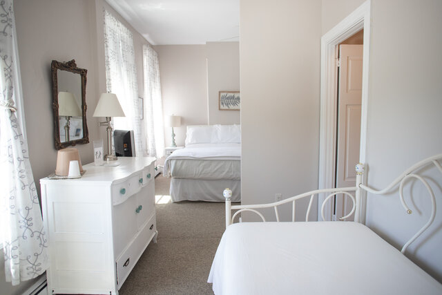 Image 2 for 16) Premium King Deluxe