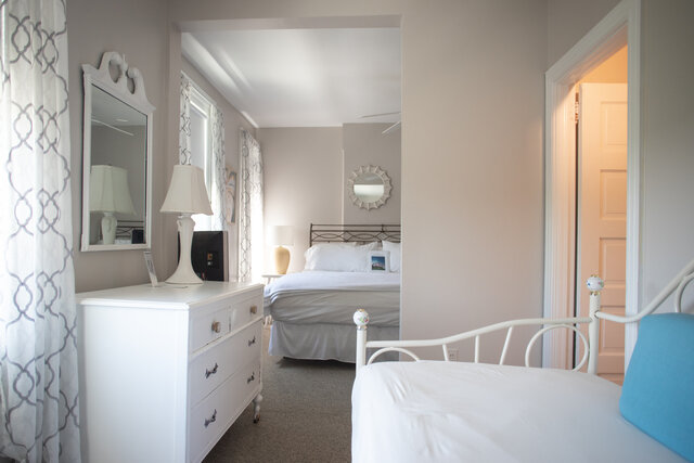 Image 3 for 28) Premium King Deluxe